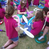 balloon-twisting-workshop-schools-london-jojofun