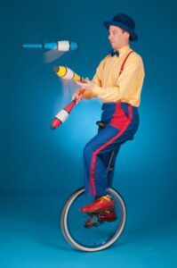 Unicycling juggler in Toronto