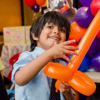 kids-balloon-twisting-london